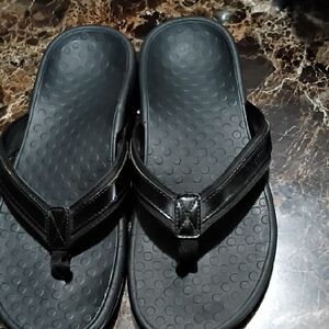 Vionic Black Sandals Sleek Modern Design